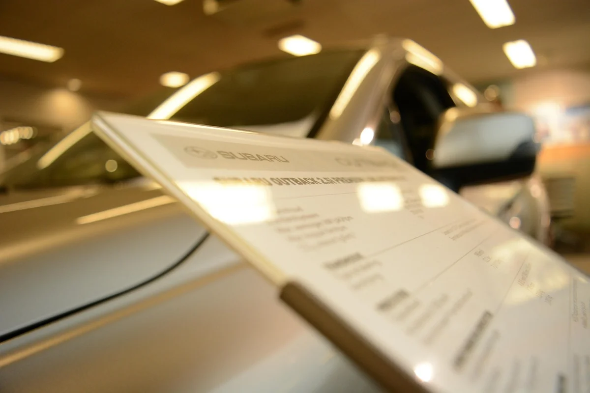 Concessionnaires automobiles : survivre à l'ère numérique